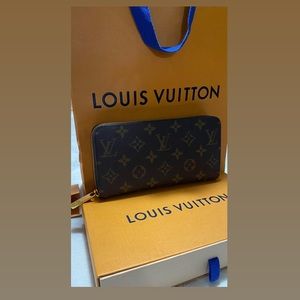 Authentic Louis Vuitton long zippy wallet